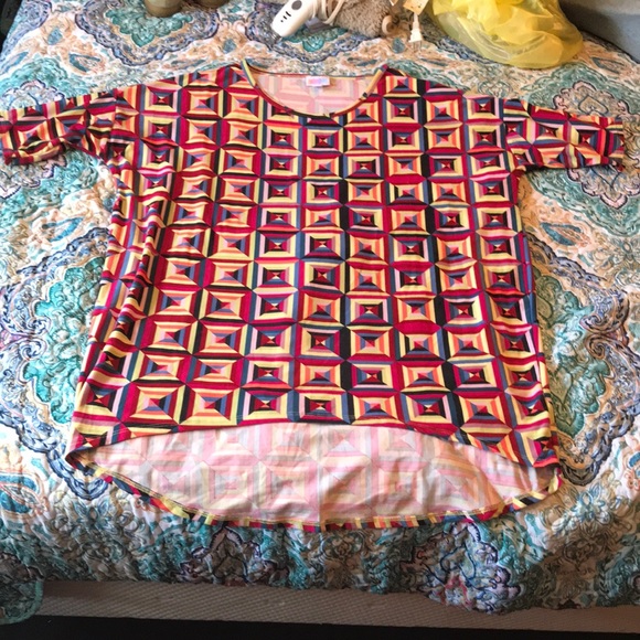LuLaRoe Tops - LulaRoe shirt
